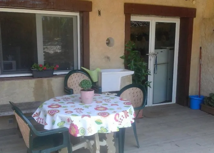 Jenot Country house Delfia